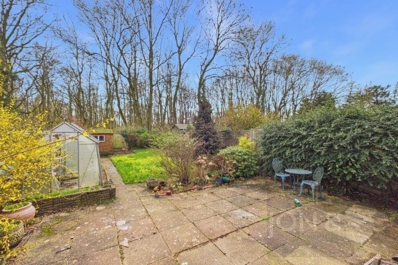 Woodland Avenue | Overstone | NN6
