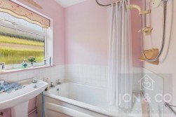 Woodland Avenue | Overstone | NN6