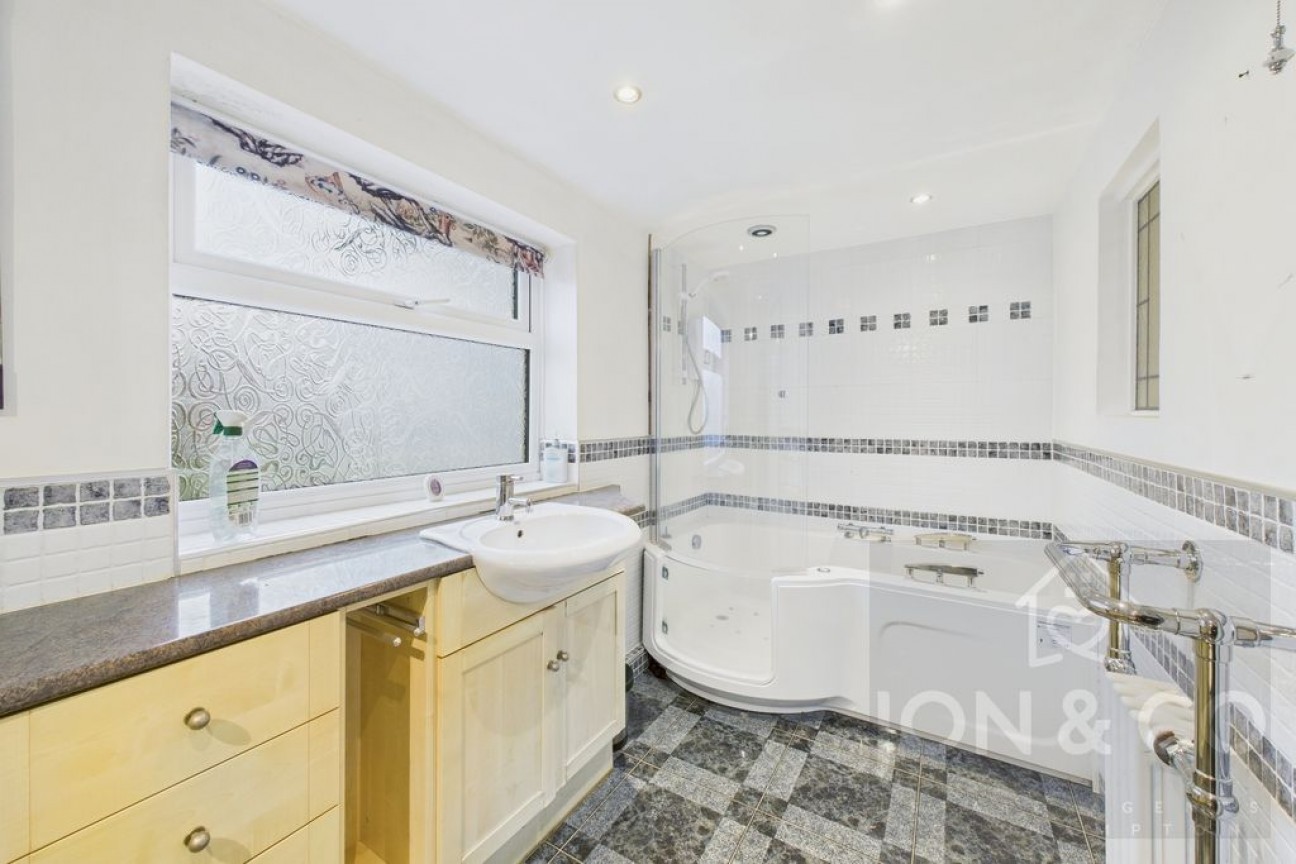 Northampton Lane South | Moulton | NN3