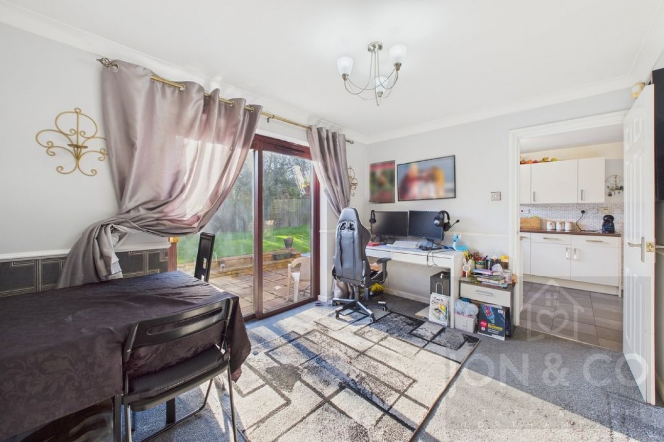 Sage Close | Billing Arbours | NN3