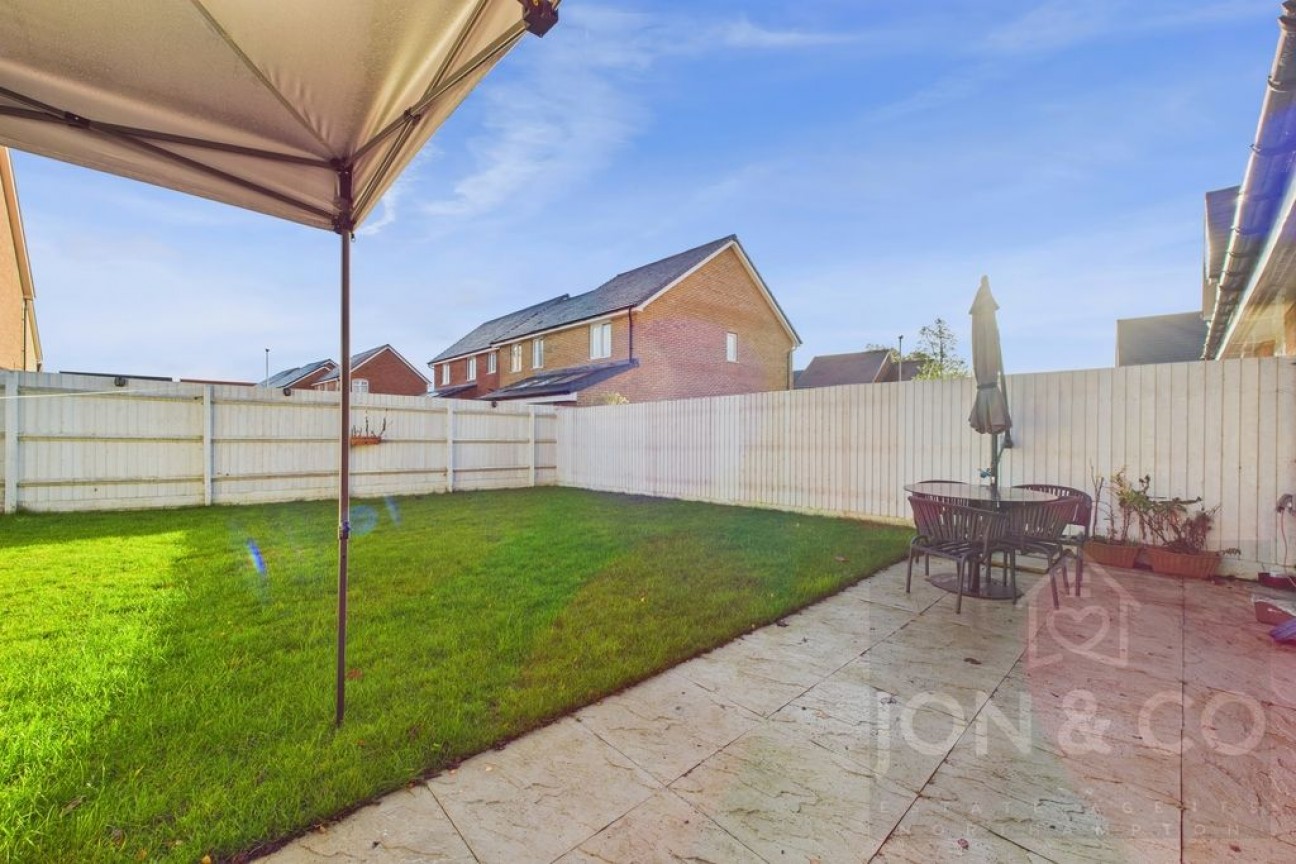 Farmyard Close | Northampton | NN3