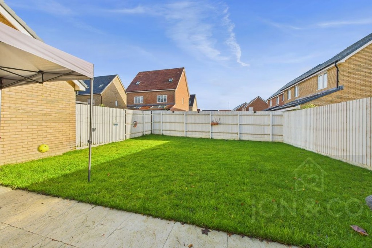Farmyard Close | Northampton | NN3