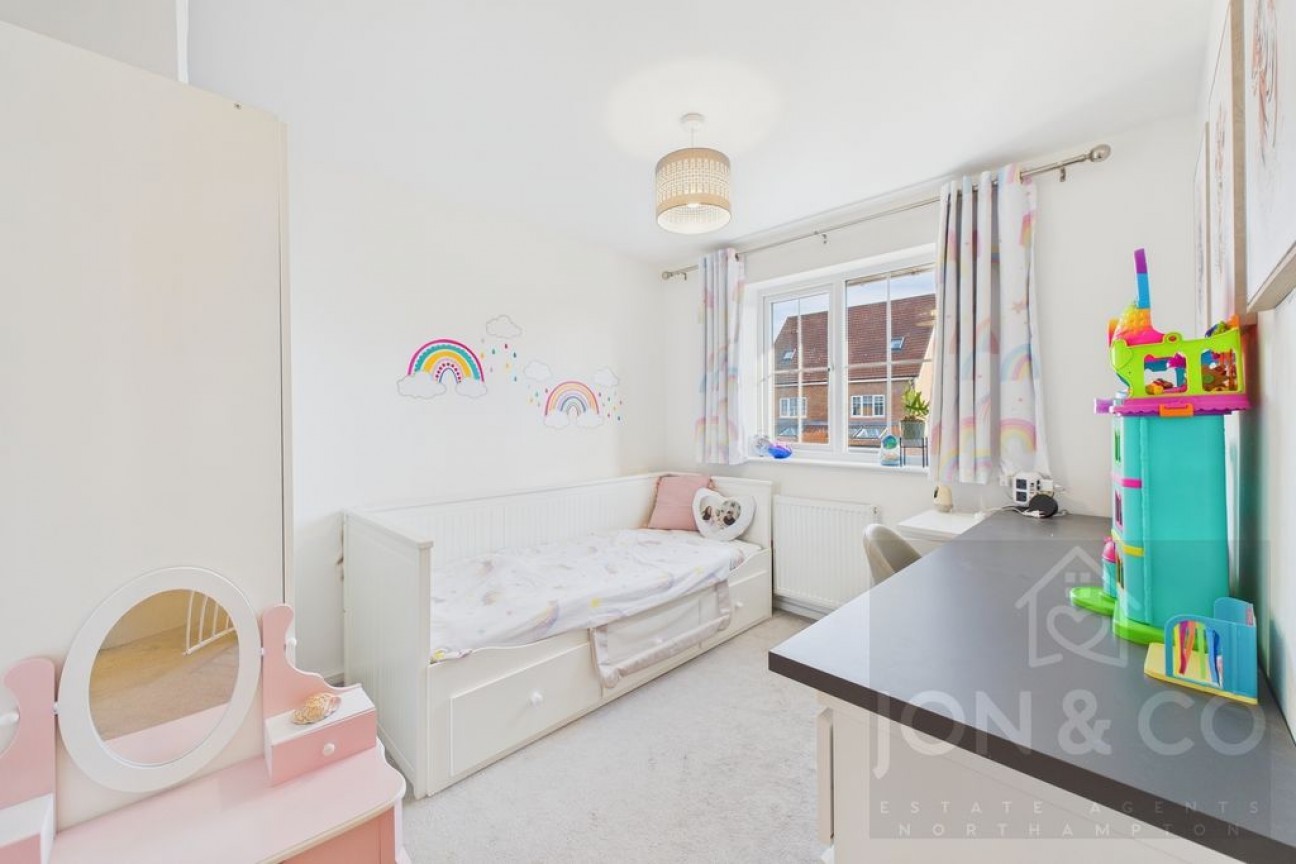 Farmyard Close | Northampton | NN3