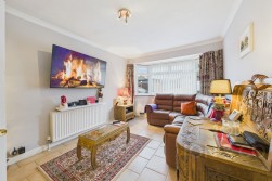 Thistleholme Close | Links View | NN2