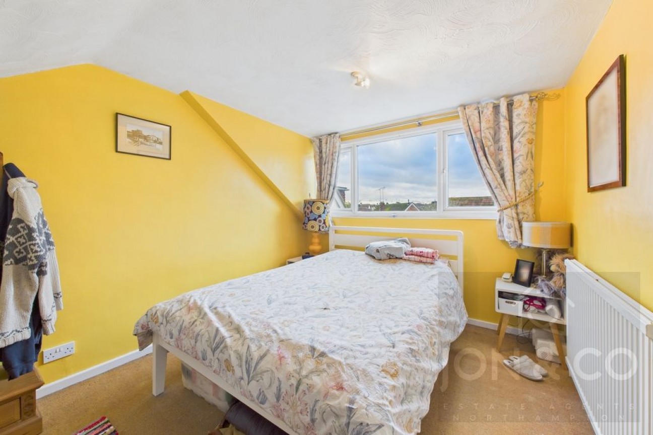 Thistleholme Close | Links View | NN2