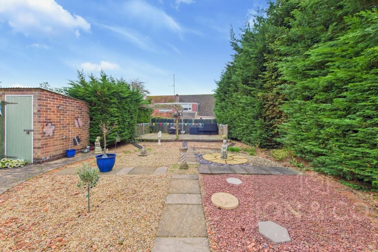 Thistleholme Close | Links View | NN2