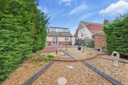Thistleholme Close | Links View | NN2