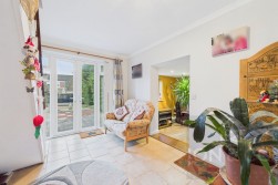 Thistleholme Close | Links View | NN2