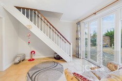 Thistleholme Close | Links View | NN2