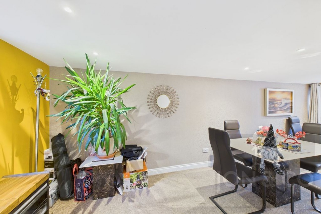 Thistleholme Close | Links View | NN2