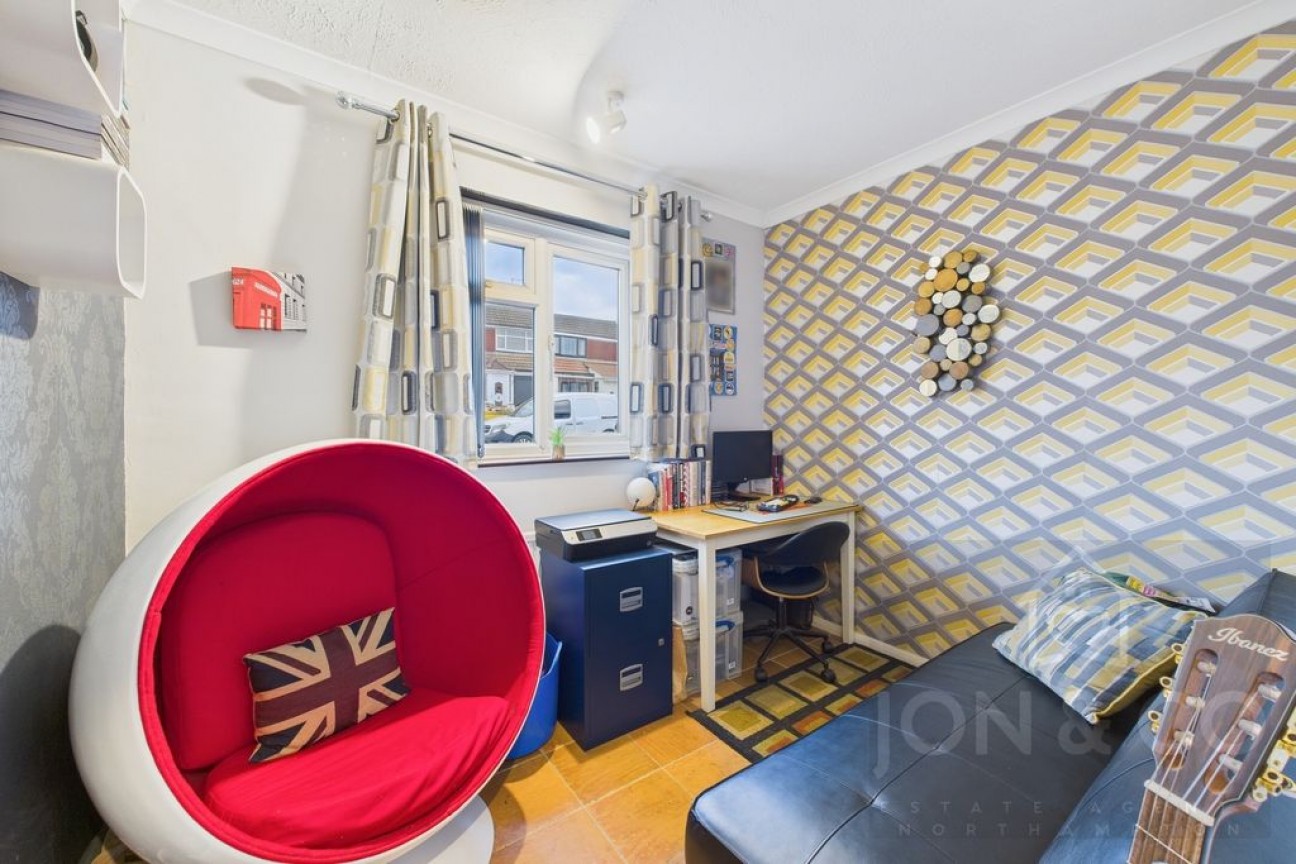 Thistleholme Close | Links View | NN2