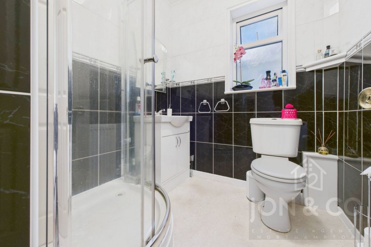 Thistleholme Close | Links View | NN2