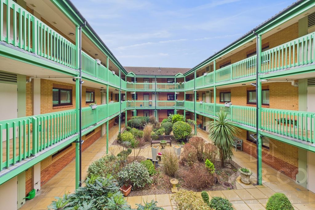 King Richard Ct | East Hunsbury | NN4