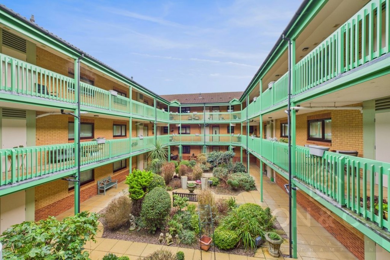 King Richard Ct | East Hunsbury | NN4