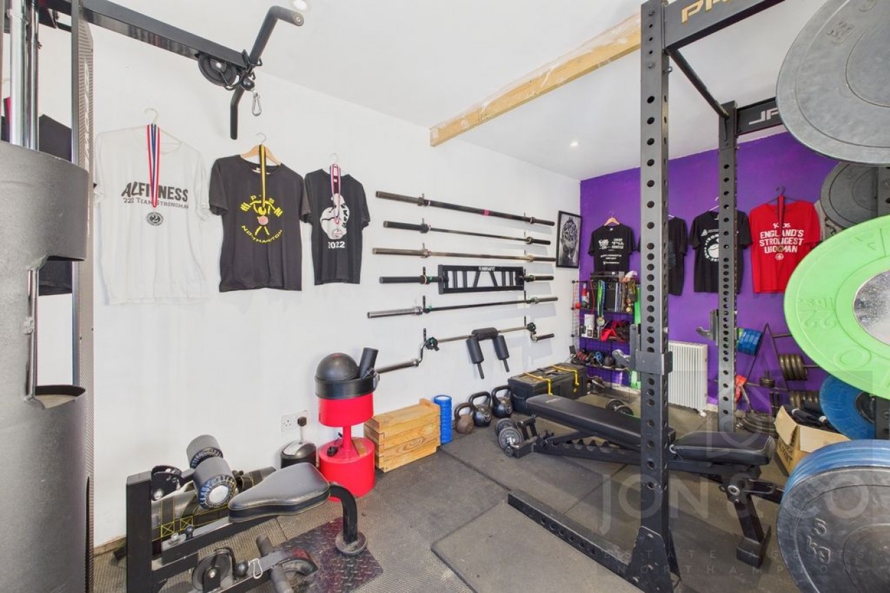 Broadway | Abington | NN1