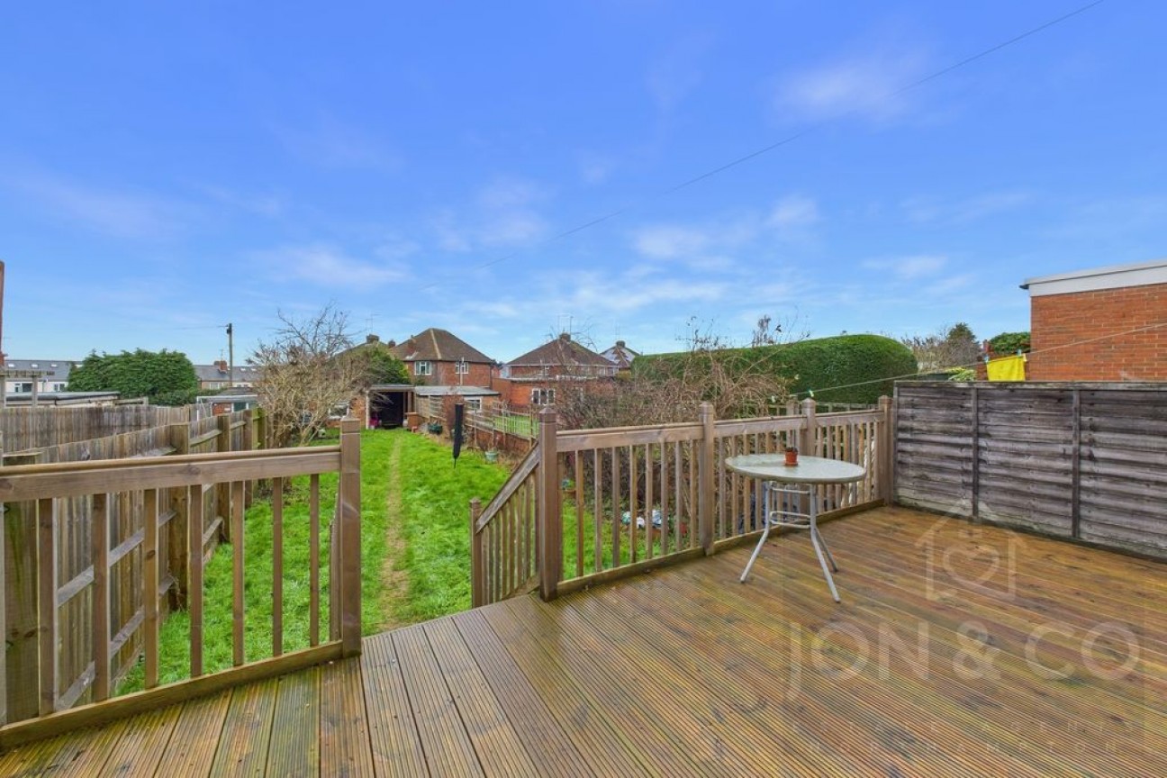 Broadway | Abington | NN1