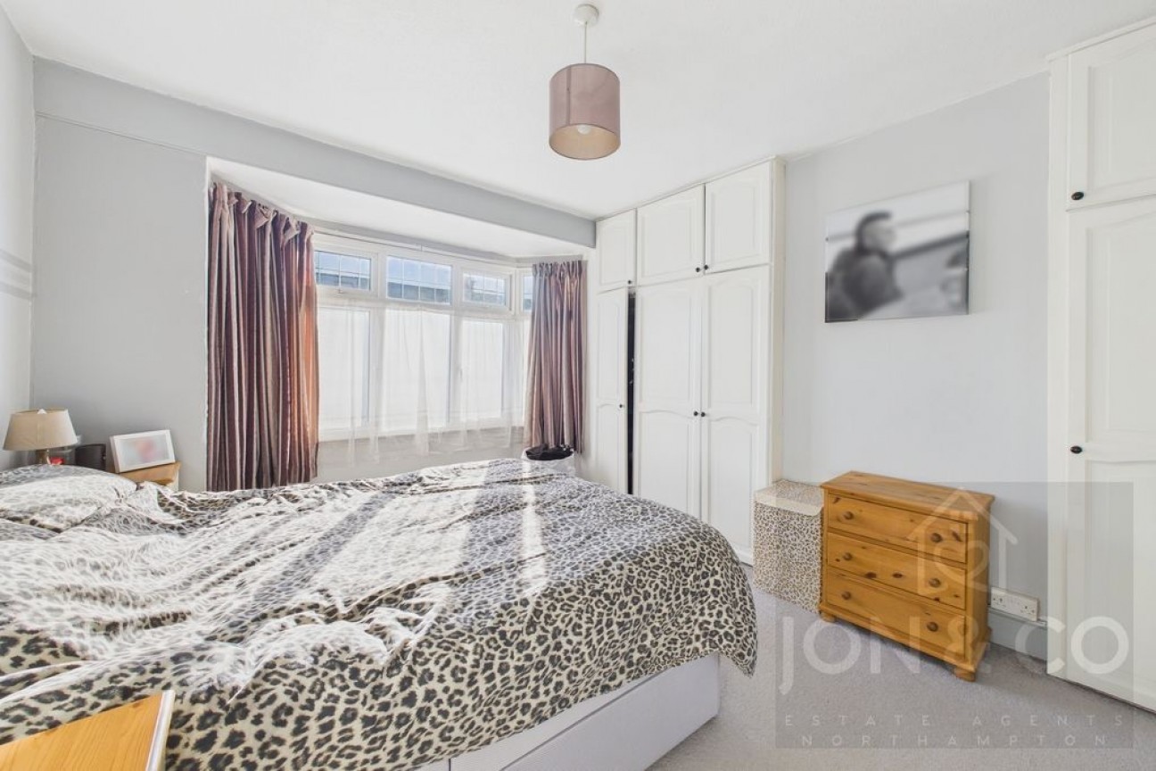 Broadway | Abington | NN1