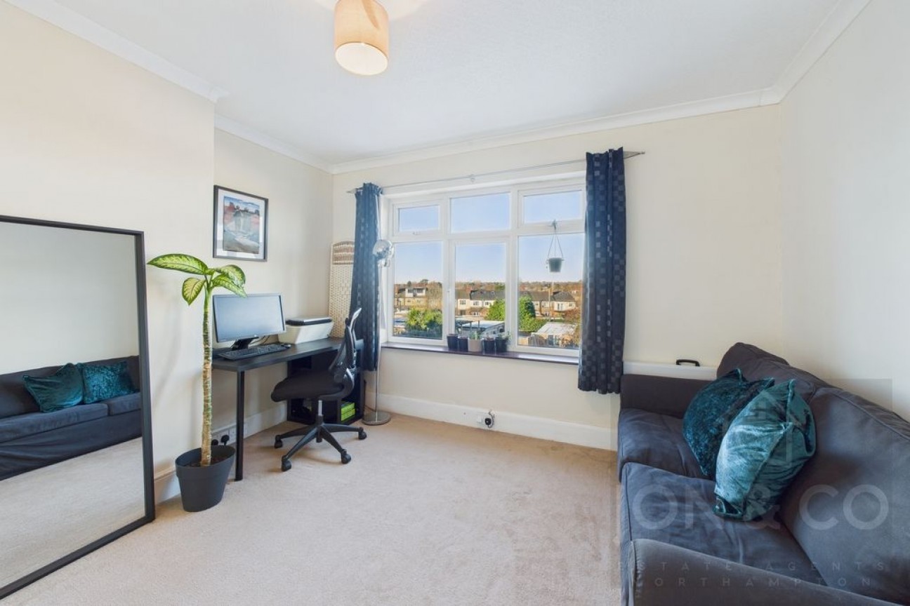 Broadway | Abington | NN1