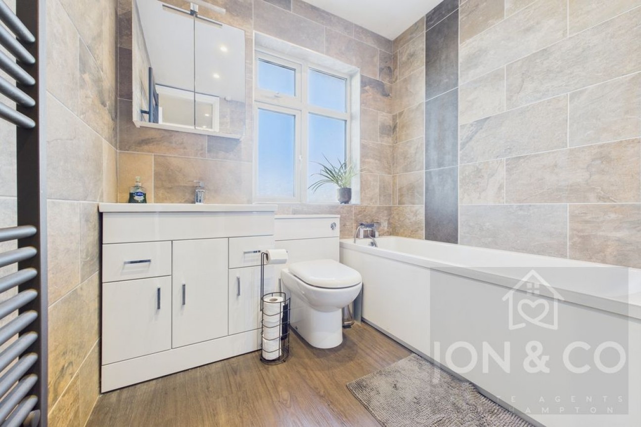 Broadway | Abington | NN1