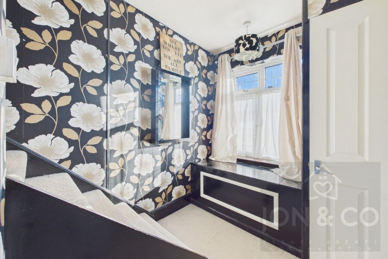 Broadway | Abington | NN1