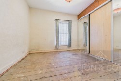 Brook Street | Semilong | NN2