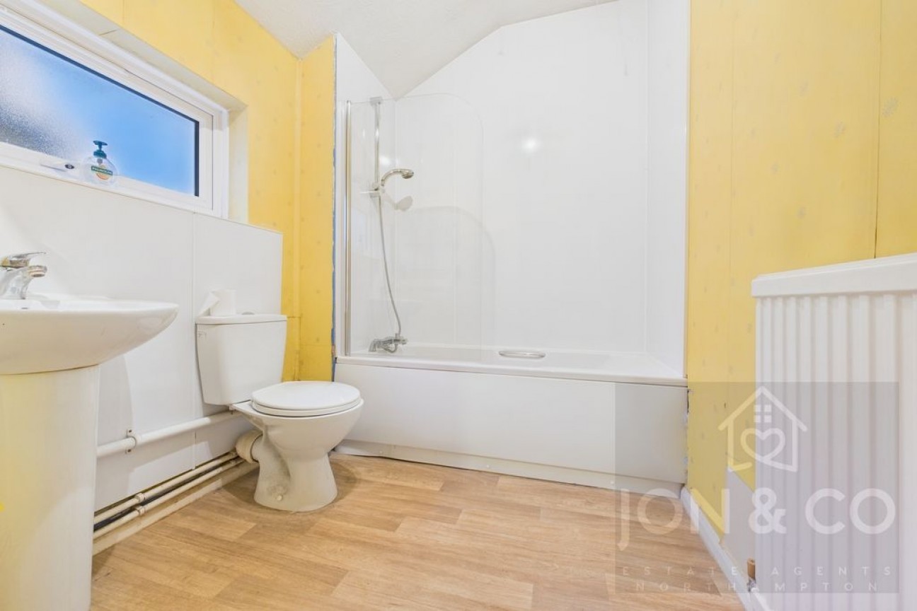 Brook Street | Semilong | NN2