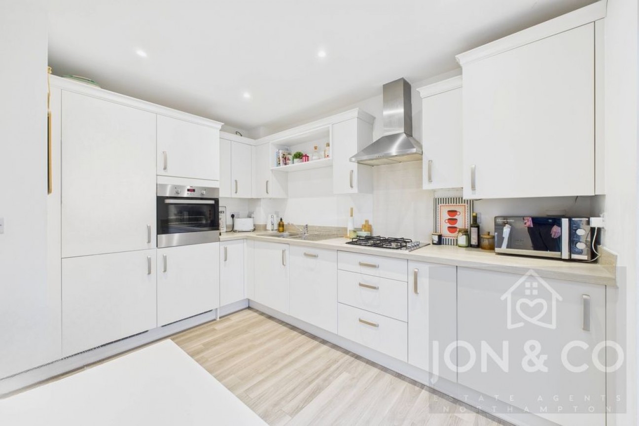 Bearings Close | Duston | NN5