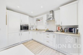 Bearings Close | Duston | NN5