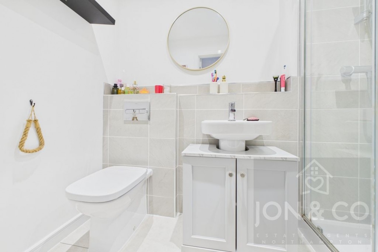 Bearings Close | Duston | NN5