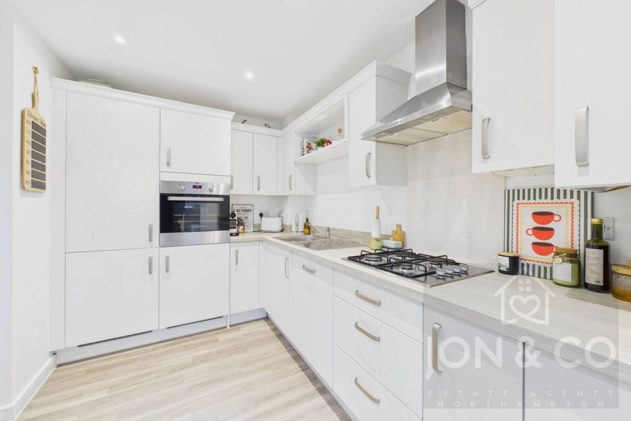 Bearings Close | Duston | NN5