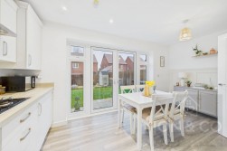 Bearings Close | Duston | NN5