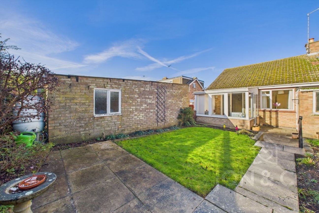 Parade Bank | Moulton | NN3