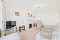 Parade Bank | Moulton | NN3