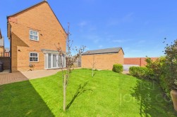 Monteyne Close | Overstone Gate | NN6