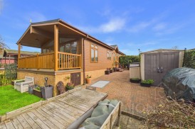 Kingfisher | Overstone Lakes | NN6