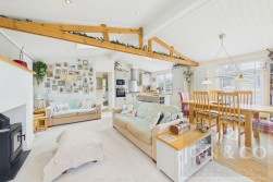 Kingfisher | Overstone Lakes | NN6