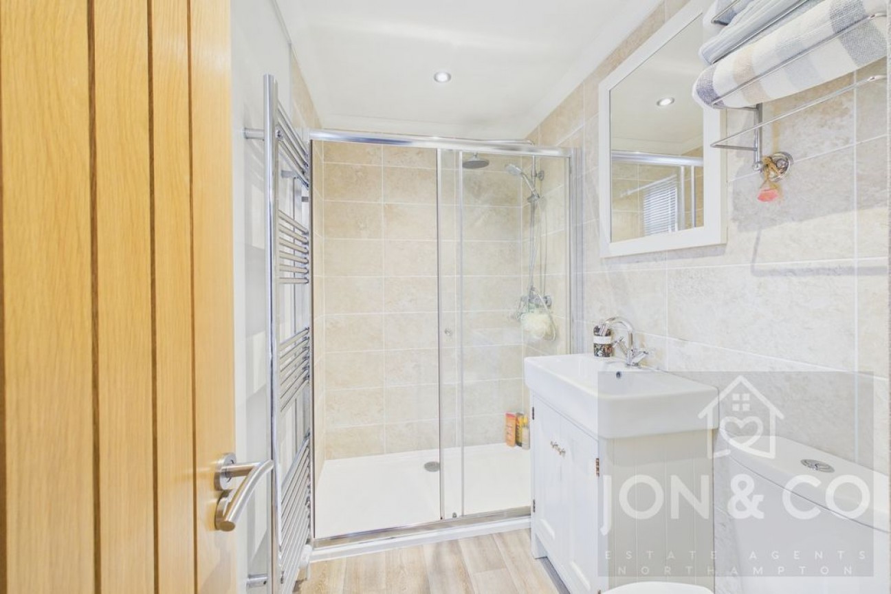 Kingfisher | Overstone Lakes | NN6