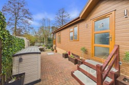 Kingfisher | Overstone Lakes | NN6