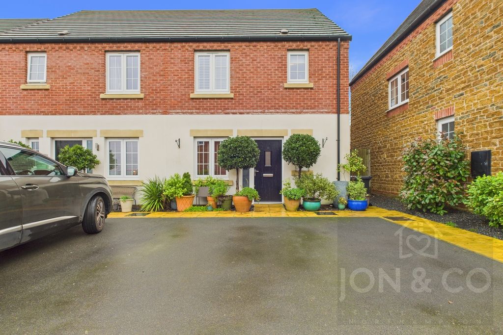 Nightingale Drive | Moulton | NN3