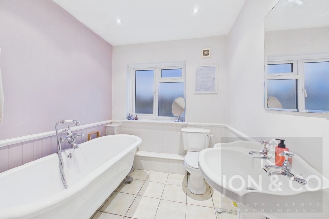 Sherwood Avenue | Kingsthorpe | NN2