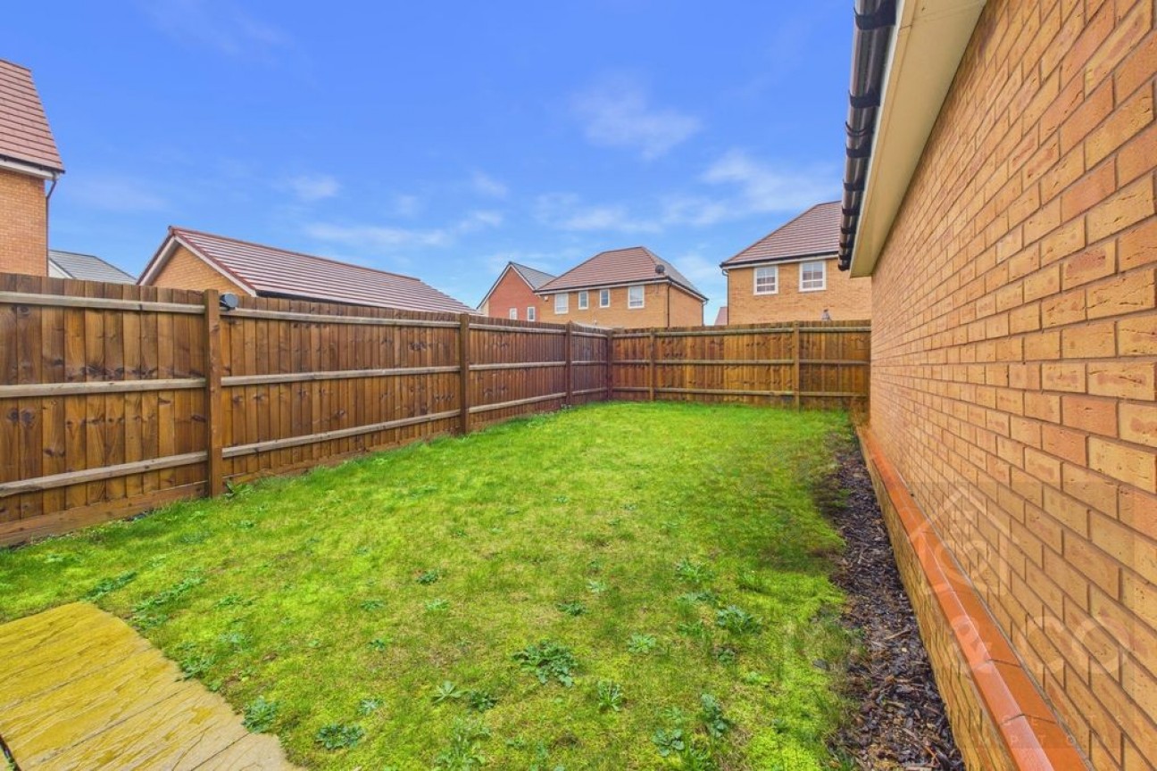 Higgs Close | Overstone Gate | NN6