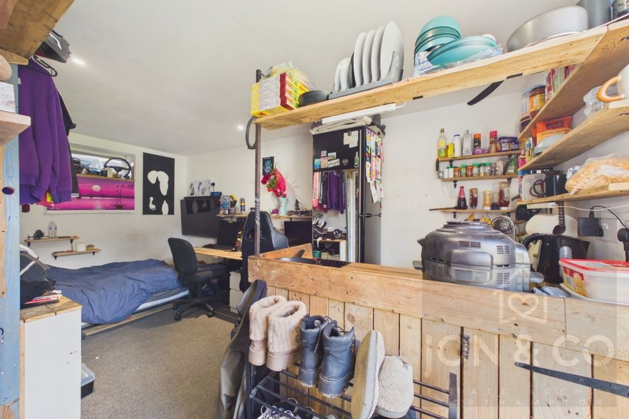 Pinewood Road | Spinney Hill | NN3