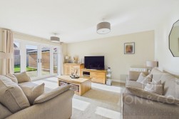 Hutchins Close | Overstone Gate | NN6
