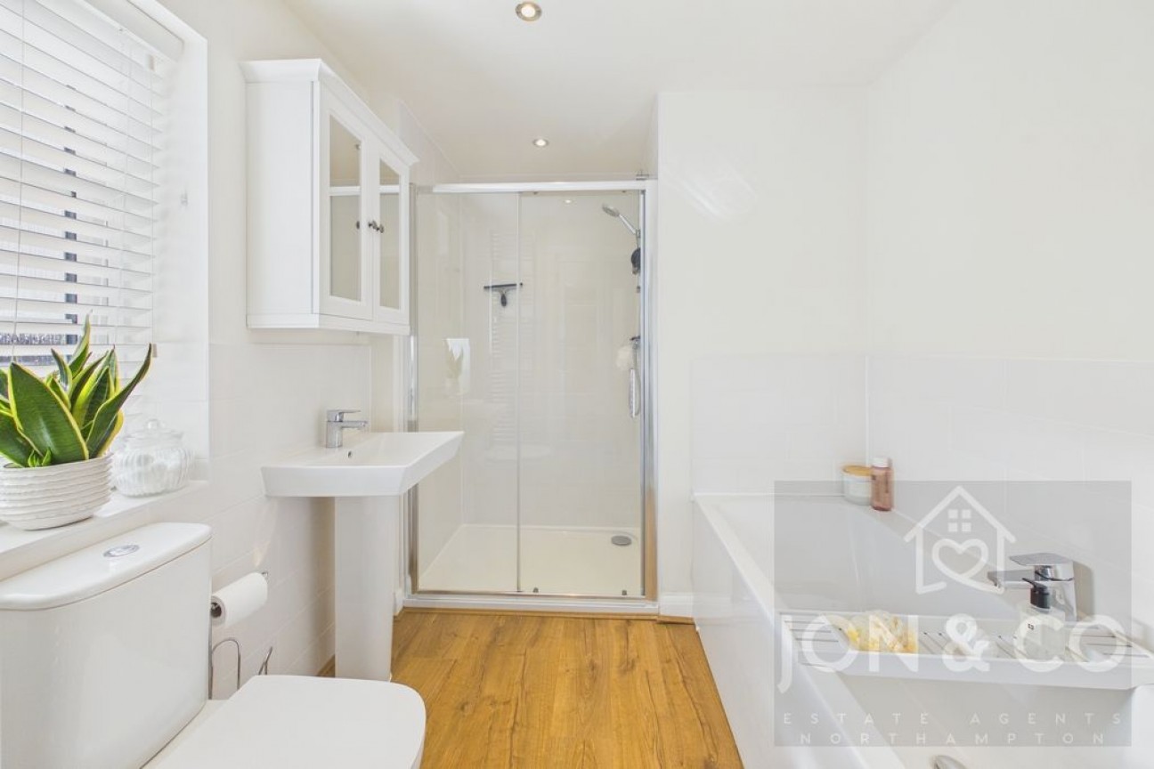 Hutchins Close | Overstone Gate | NN6