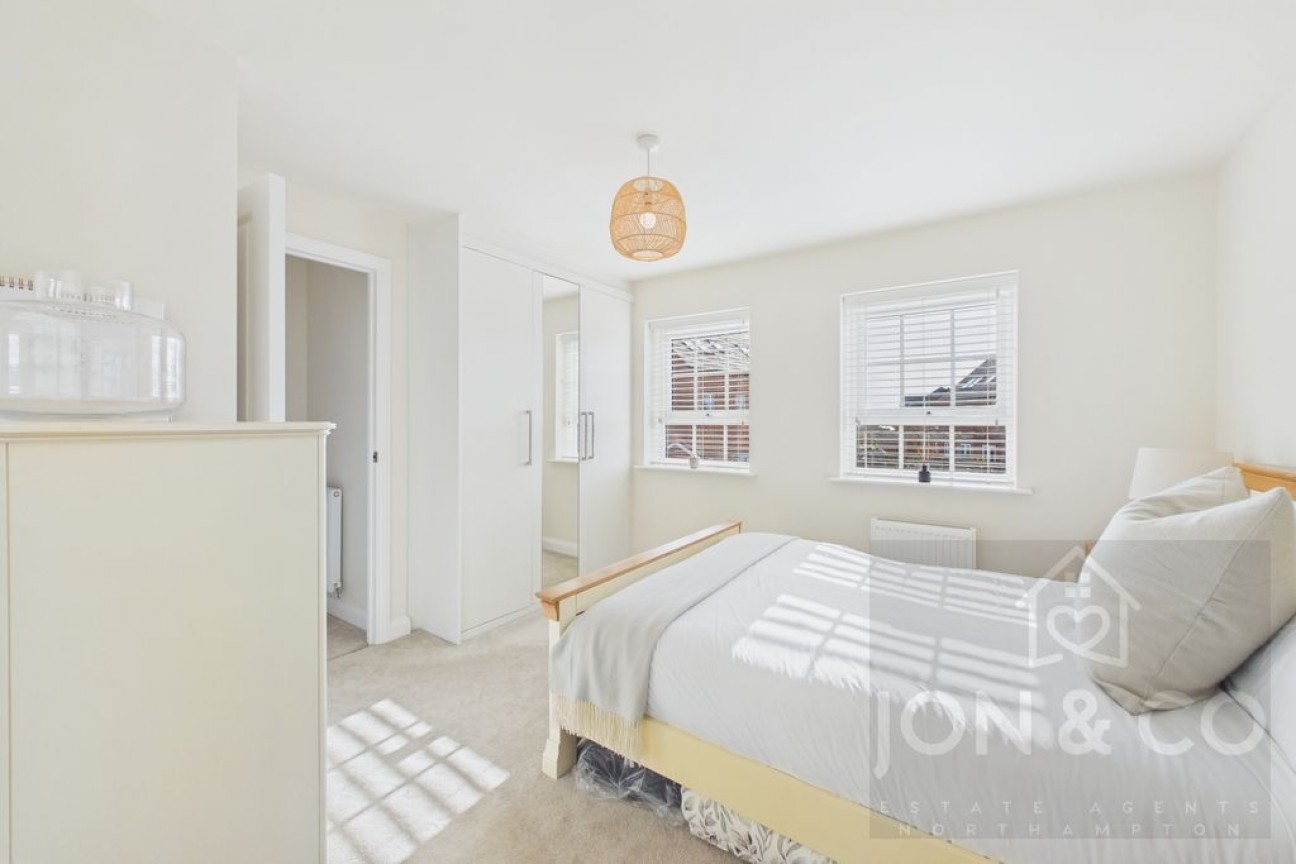 Hutchins Close | Overstone Gate | NN6