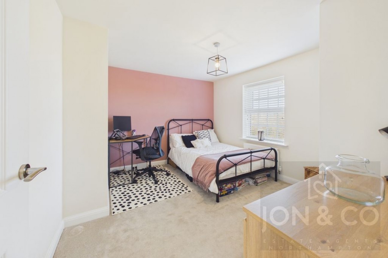 Hutchins Close | Overstone Gate | NN6