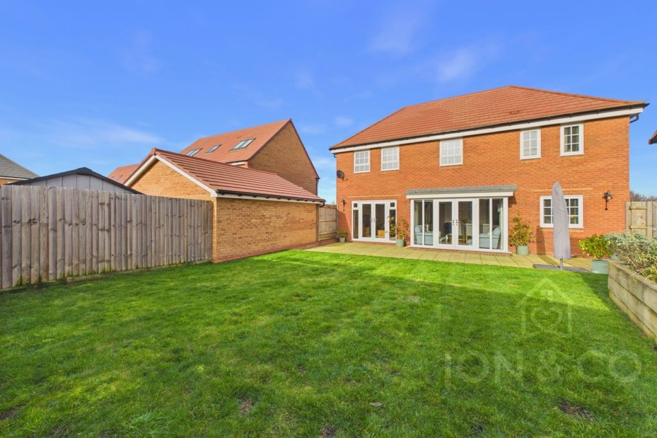 Hutchins Close | Overstone Gate | NN6