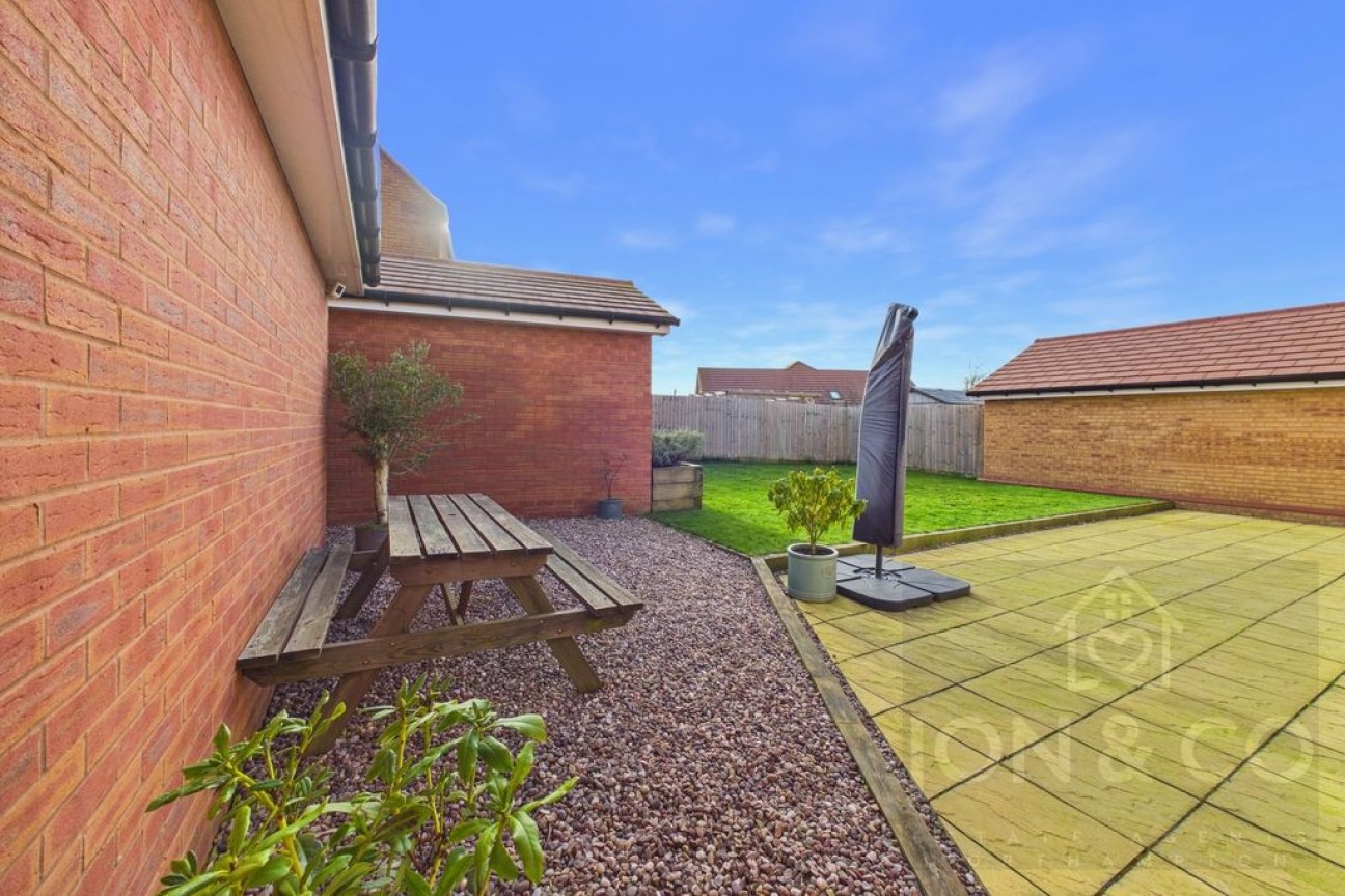 Hutchins Close | Overstone Gate | NN6