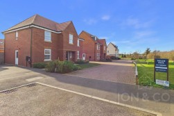 Hutchins Close | Overstone Gate | NN6