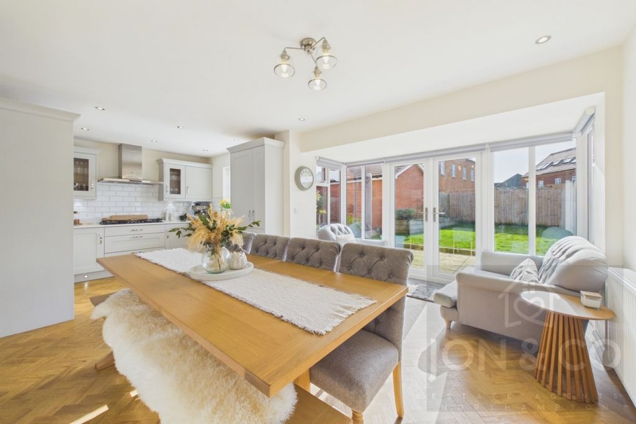 Hutchins Close | Overstone Gate | NN6